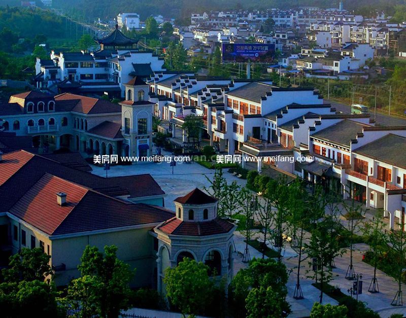 黄山纳尼亚小镇 商业街俯瞰实景图