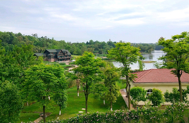 周边配套：三岔湖景区