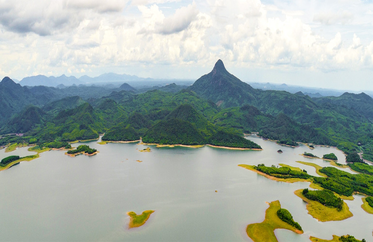 万隆悦山水 云月湖旅游度假区