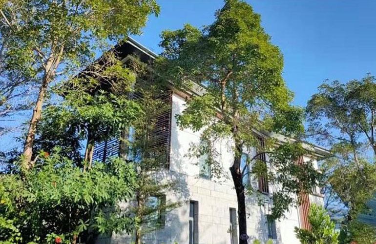 三亚70年别墅：三亚鲁能三亚湾高二区果岭纯独栋现房在售，总价1799万元/套
