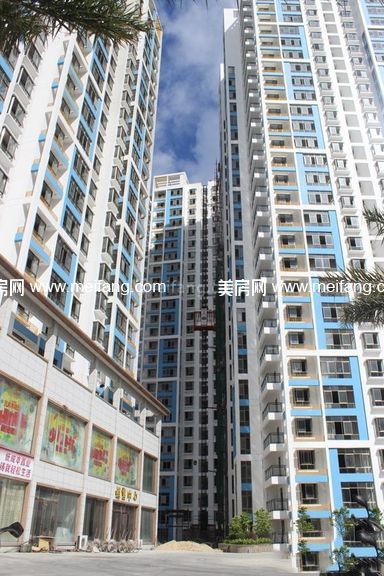 逢时弘业海景广场项目仰拍实景图