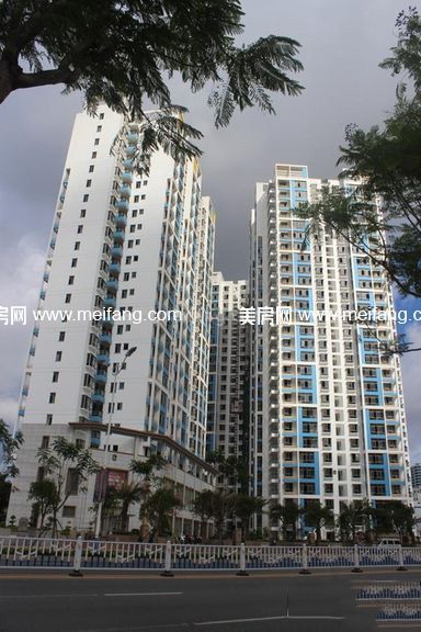 逢时弘业海景广场项目沿街实景图