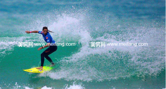 在万宁日月湾冲浪.jpg?x-oss-process=style/web_png_style