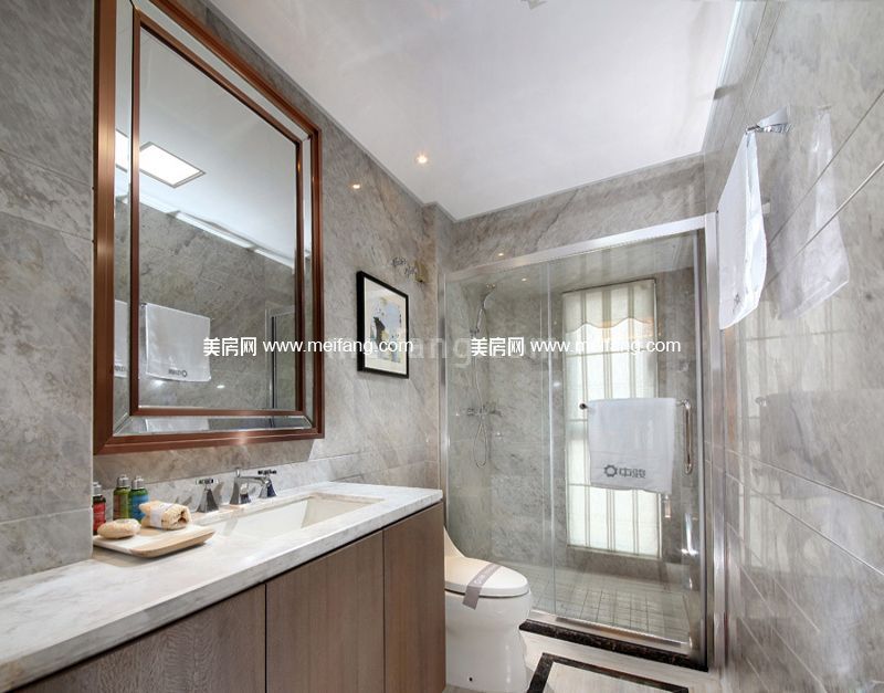 中骏四季阳光D1户型108平样板房卫生间