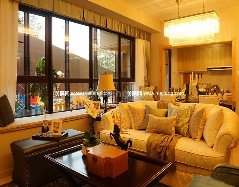 中骏四季阳光三期D户型105平样板房客厅