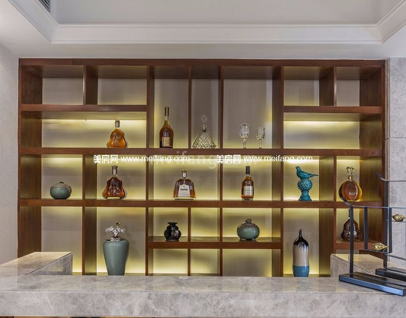 银湖山庄联排别墅样板间：酒室