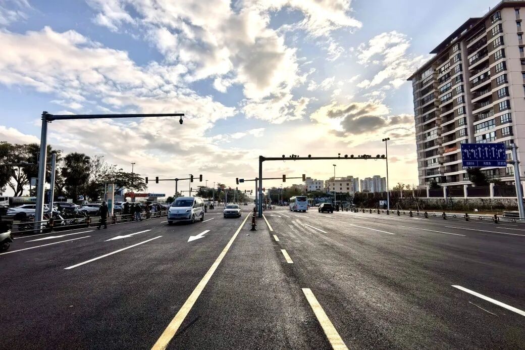 螺北路正式通车现场