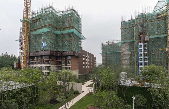 上海凤鸣海尚在售三居-四居高层,均价24000元/㎡