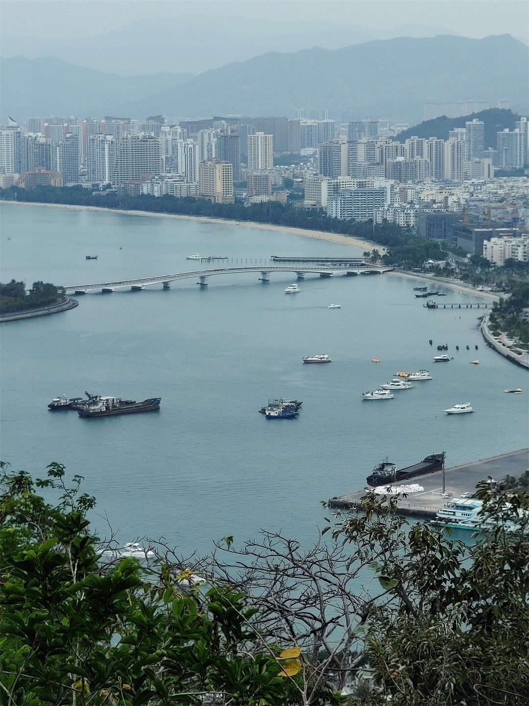 鹿回头风景区