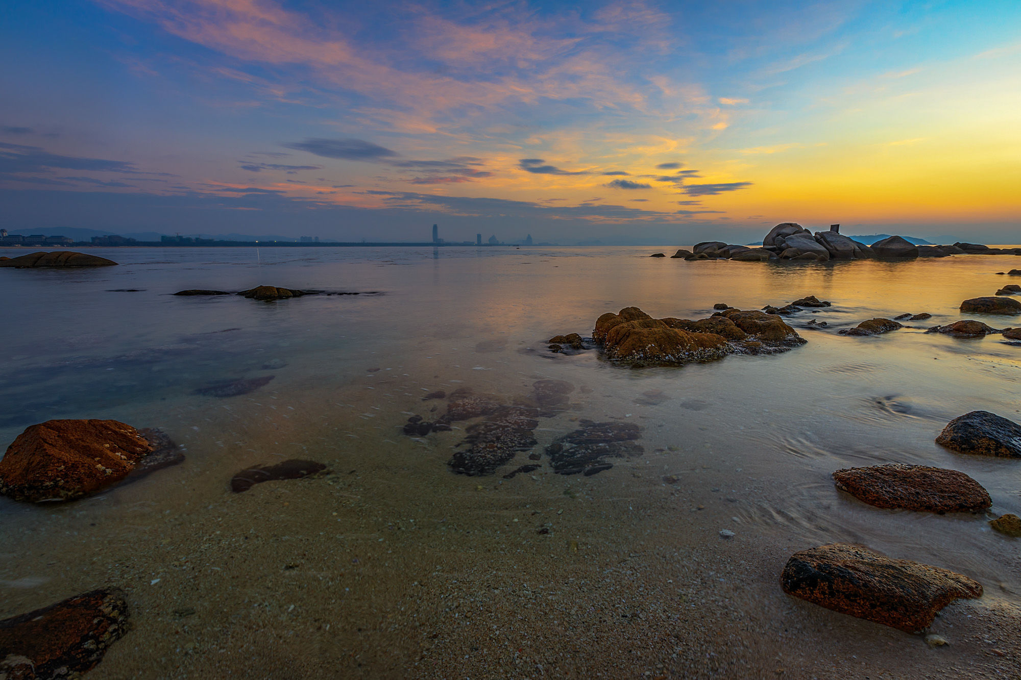 遥望黄 金海岸 遥望黄 金海岸
