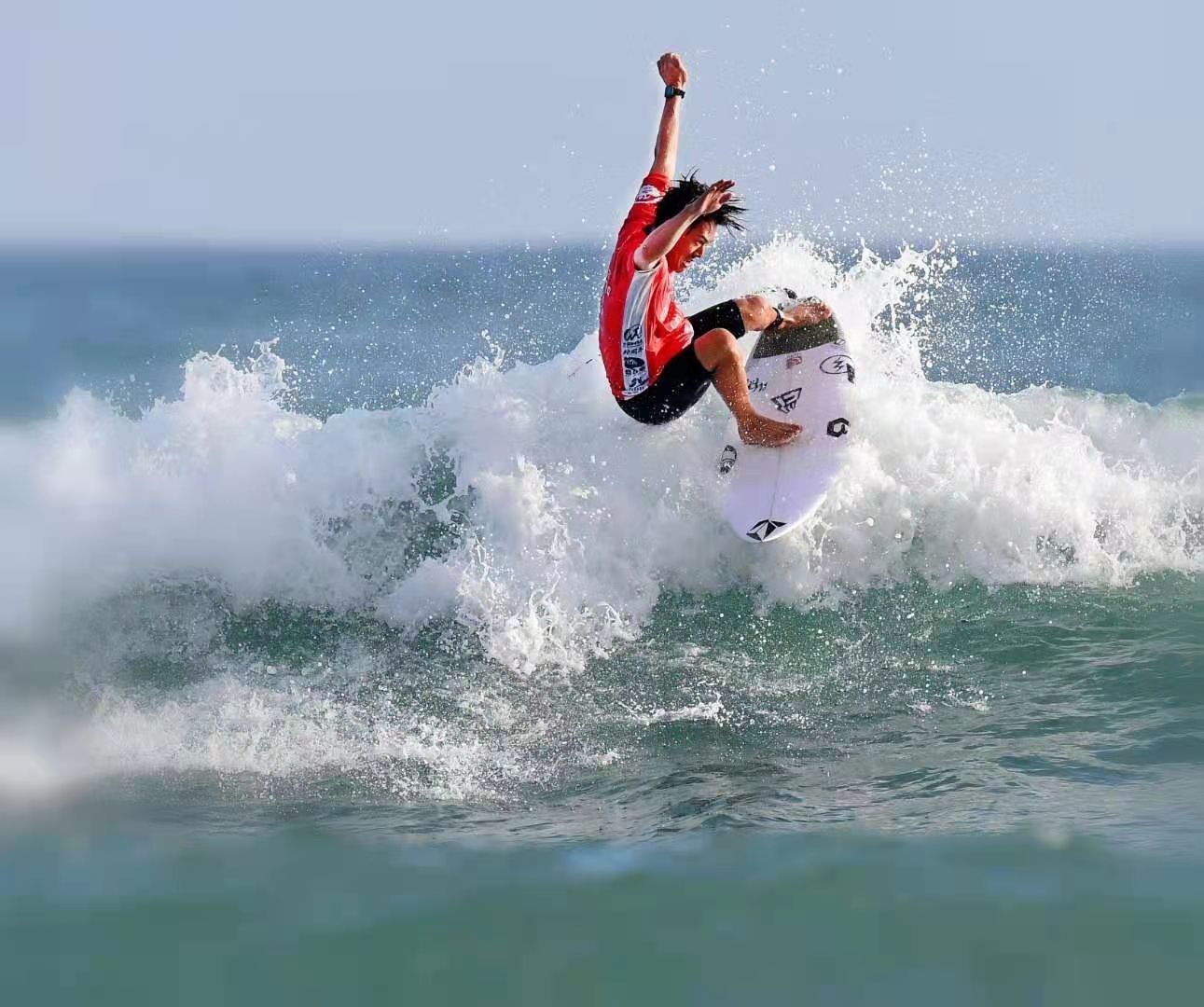 浪尖飞舞 浪尖飞舞