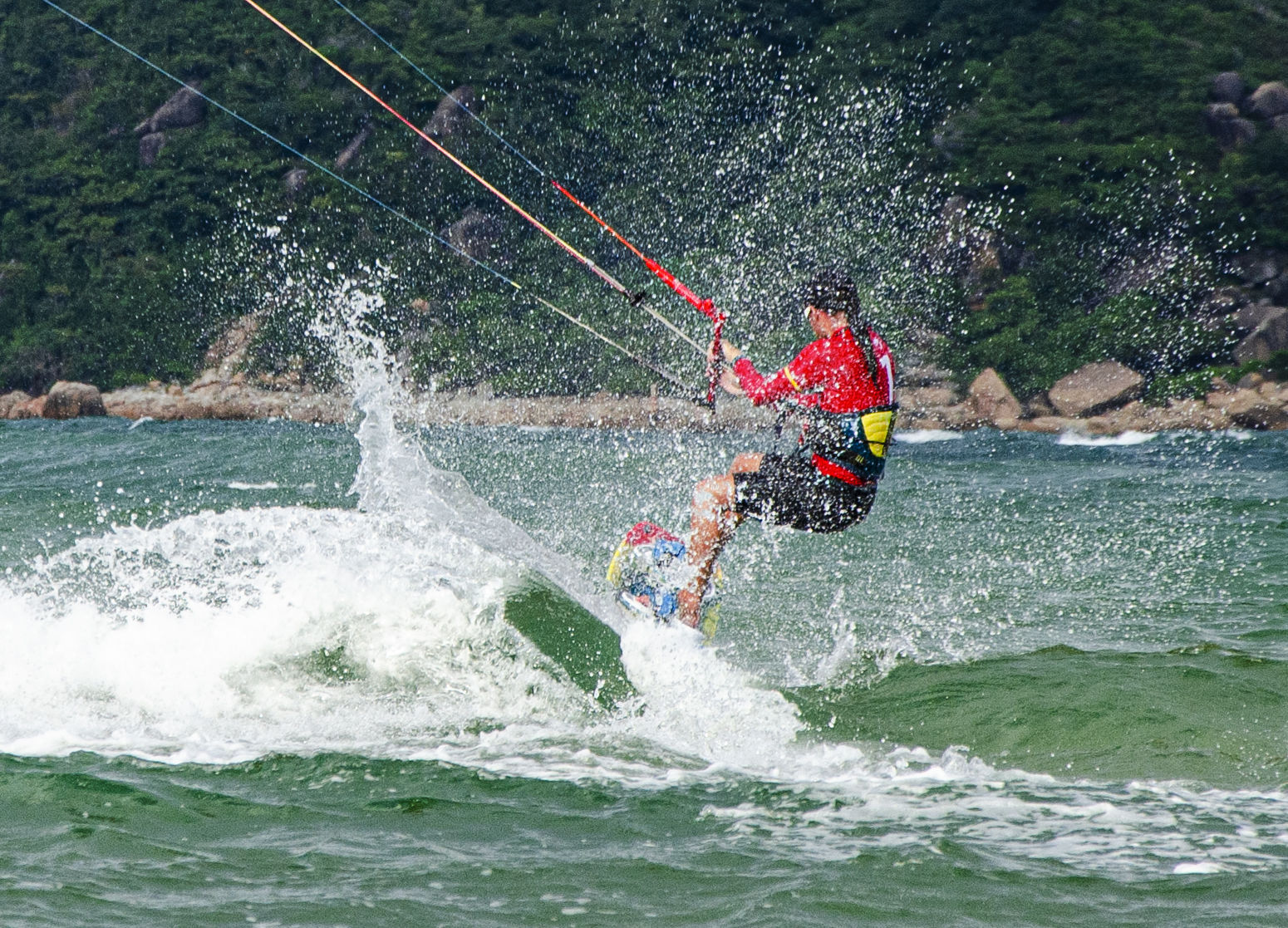 与浪共舞 与浪共舞