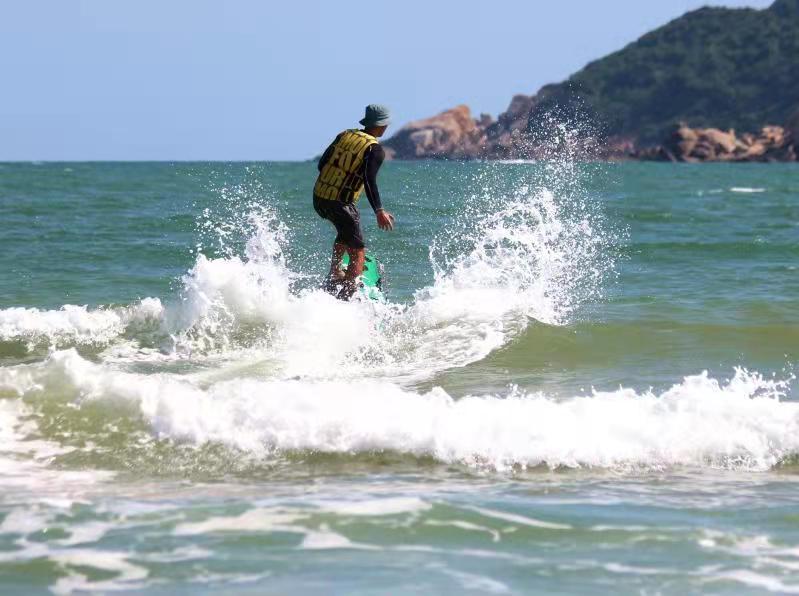 破浪前行 破浪前行