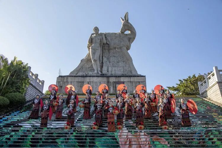 聚焦黎族风情~三亚市旅琼摄影家协会鹿回头环境人像拍摄纪实 聚焦黎族风情~三亚市旅琼摄影家协会鹿回头环境人像拍摄纪实