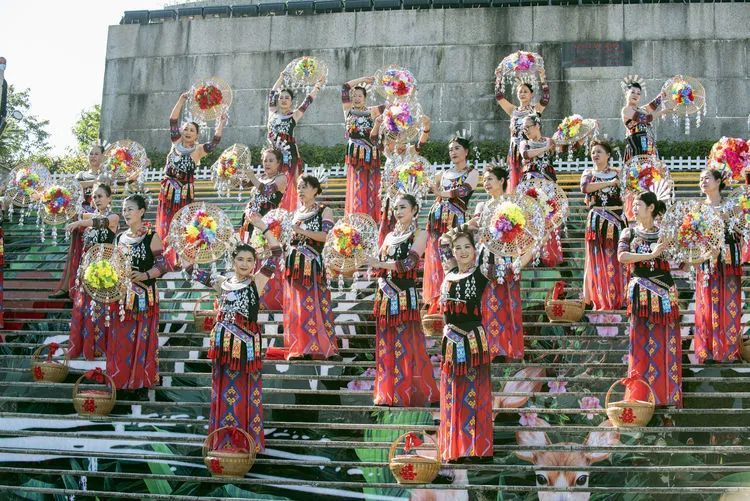 聚焦黎族风情~三亚市旅琼摄影家协会鹿回头环境人像拍摄纪实 聚焦黎族风情~三亚市旅琼摄影家协会鹿回头环境人像拍摄纪实