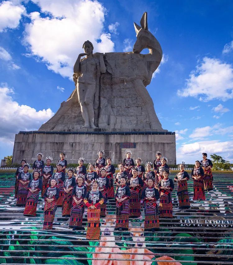 聚焦黎族风情~三亚市旅琼摄影家协会鹿回头环境人像拍摄纪实 聚焦黎族风情~三亚市旅琼摄影家协会鹿回头环境人像拍摄纪实