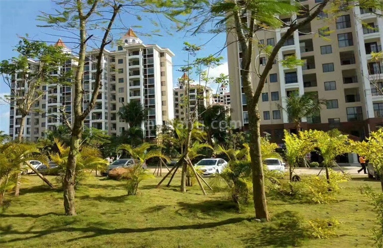 香格里温泉小镇实景图