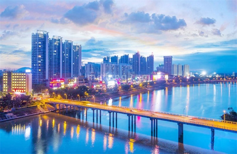 雅居乐清水湾蔚蓝小院椰林大道