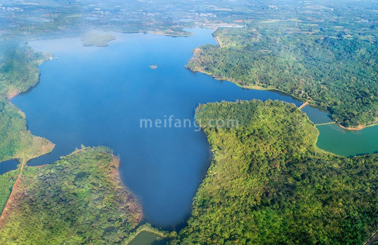 融创无忌海湖泊