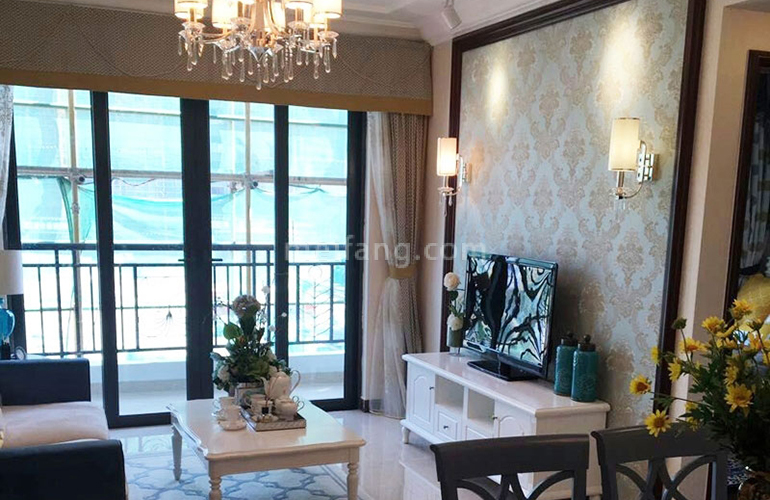 恒大金碧天下样板间：客厅