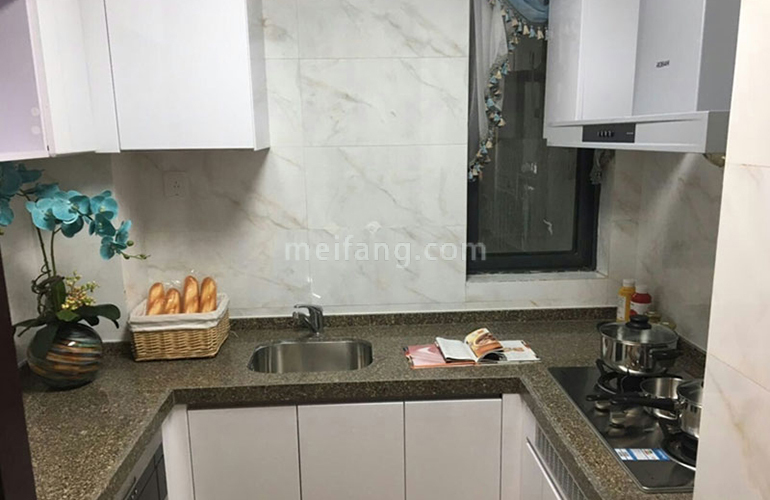 恒大金碧天下样板间：厨房