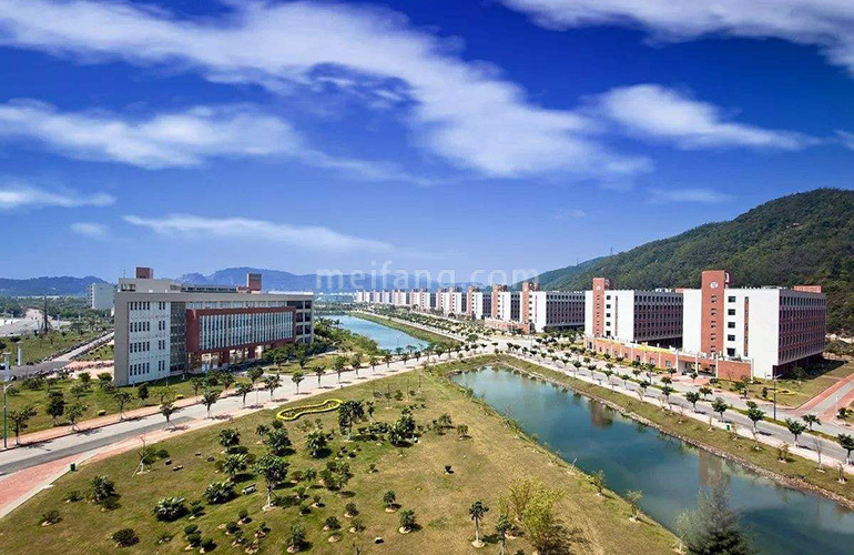 碧桂园华发海湾壹号周边配套：吉林大学珠海学院