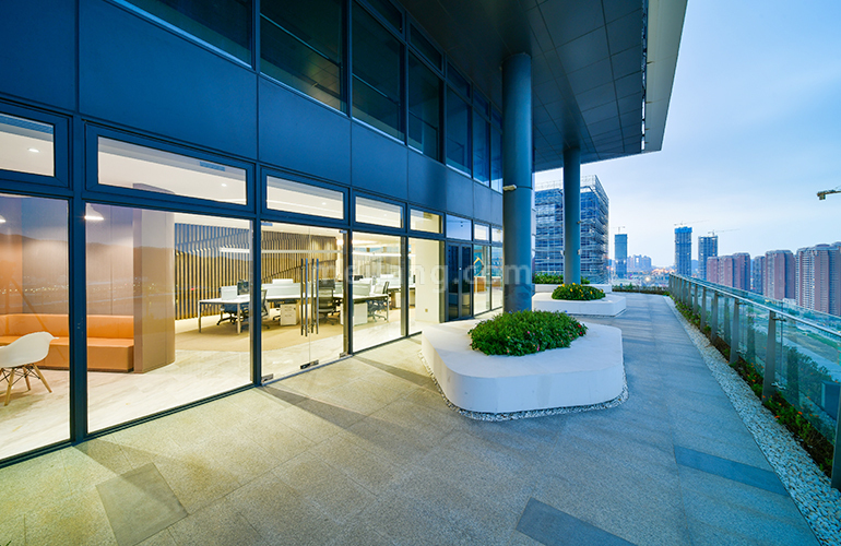 保利国际中心阳台