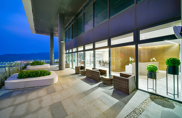 保利国际中心阳台