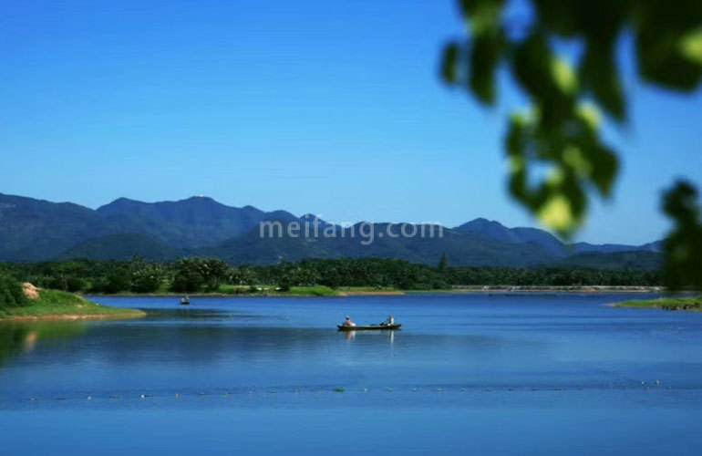 官塘学院小镇湖景