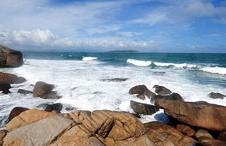 天骄海棠湾周边配套：海棠湾