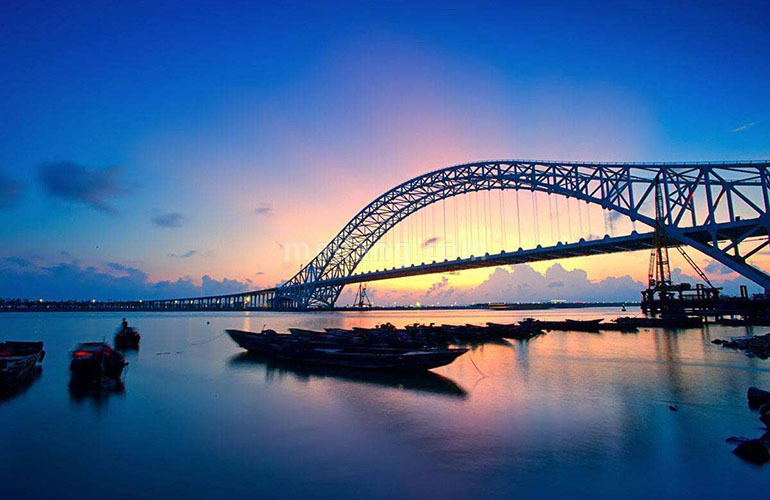 湖心金茂悦洪鹤大桥