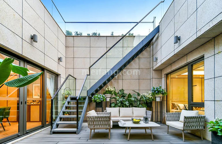 卓越唐家墅负一层庭院