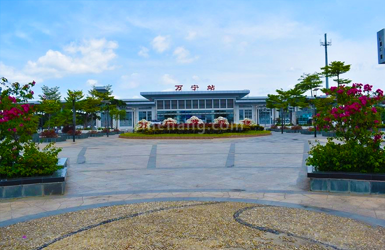 万利隆花园万宁动车站