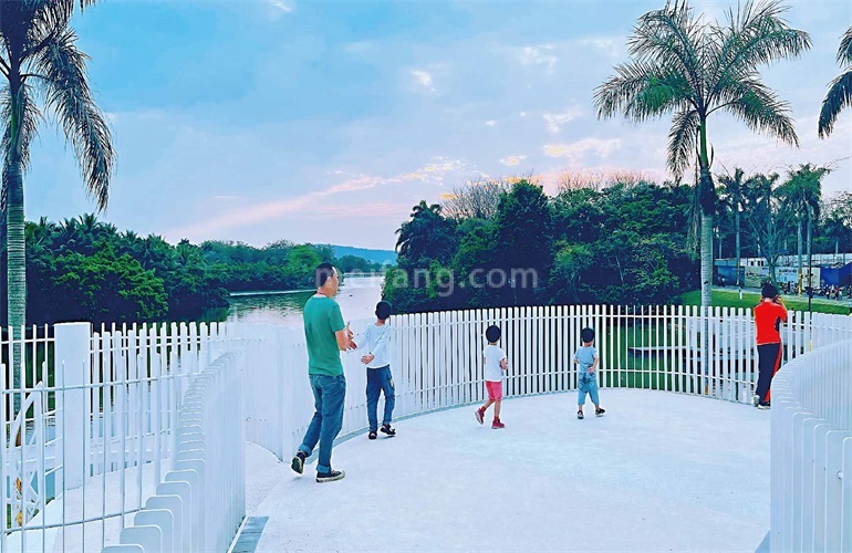 鸿基翡翠湖实景图