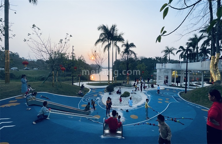 鸿基翡翠湖实景图