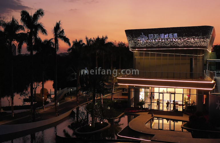 鸿基翡翠湖实景图