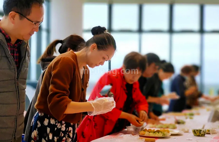 富力悦海湾饺子制作