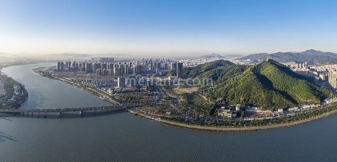 世荣峰景广场实景图