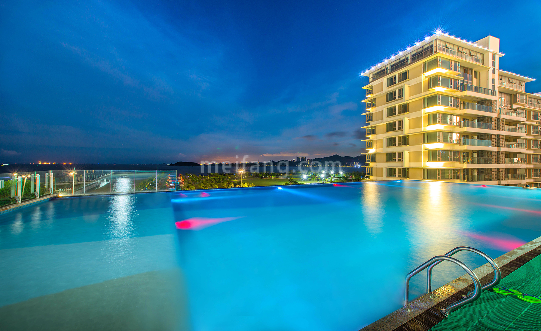 格力海岸6期泳池