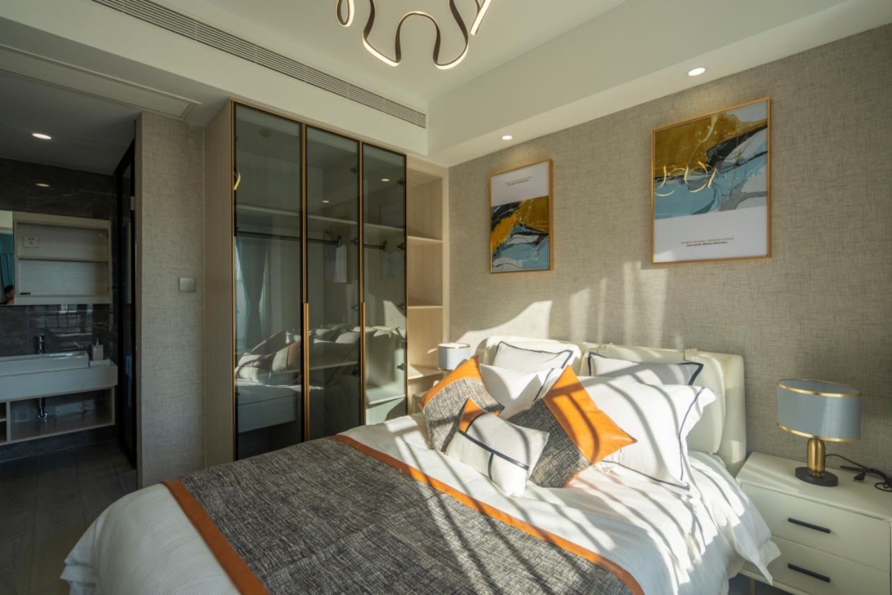 中投悦府 A户型两房两厅两卫87.2㎡样板间