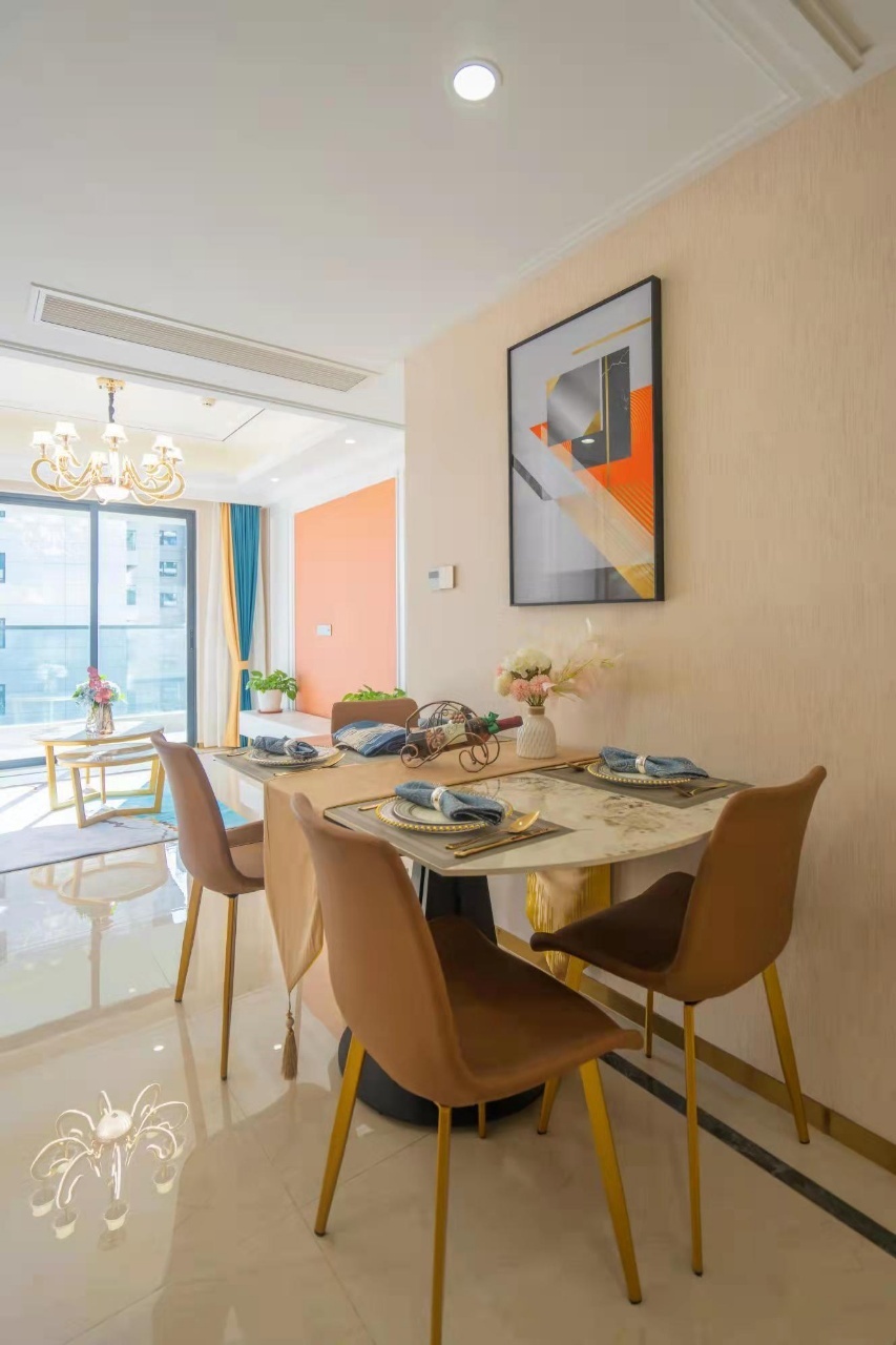 中投悦府 85.36㎡两房两厅两卫样板间