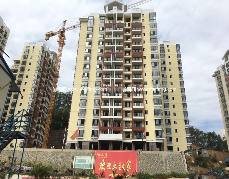 圣煜颐山居小区楼栋实景图