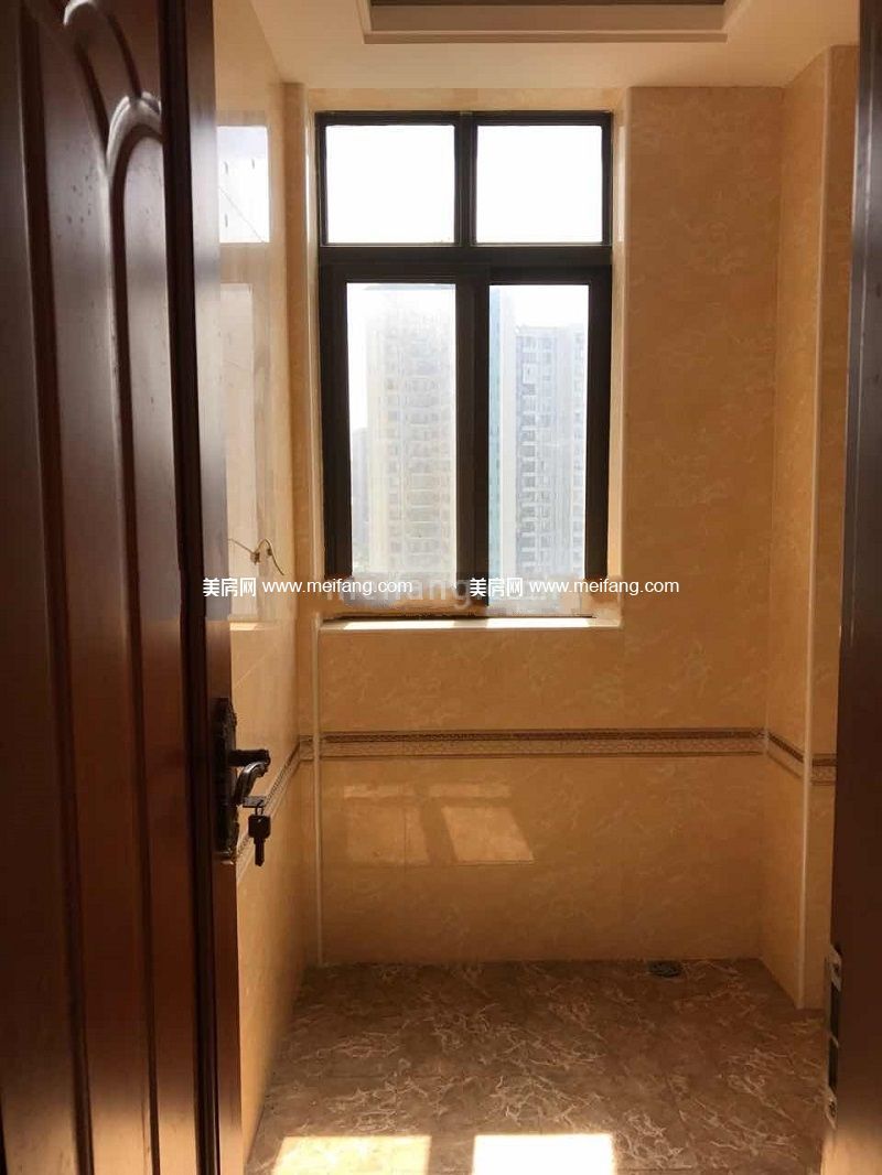 国贸城市花园样板间：走廊